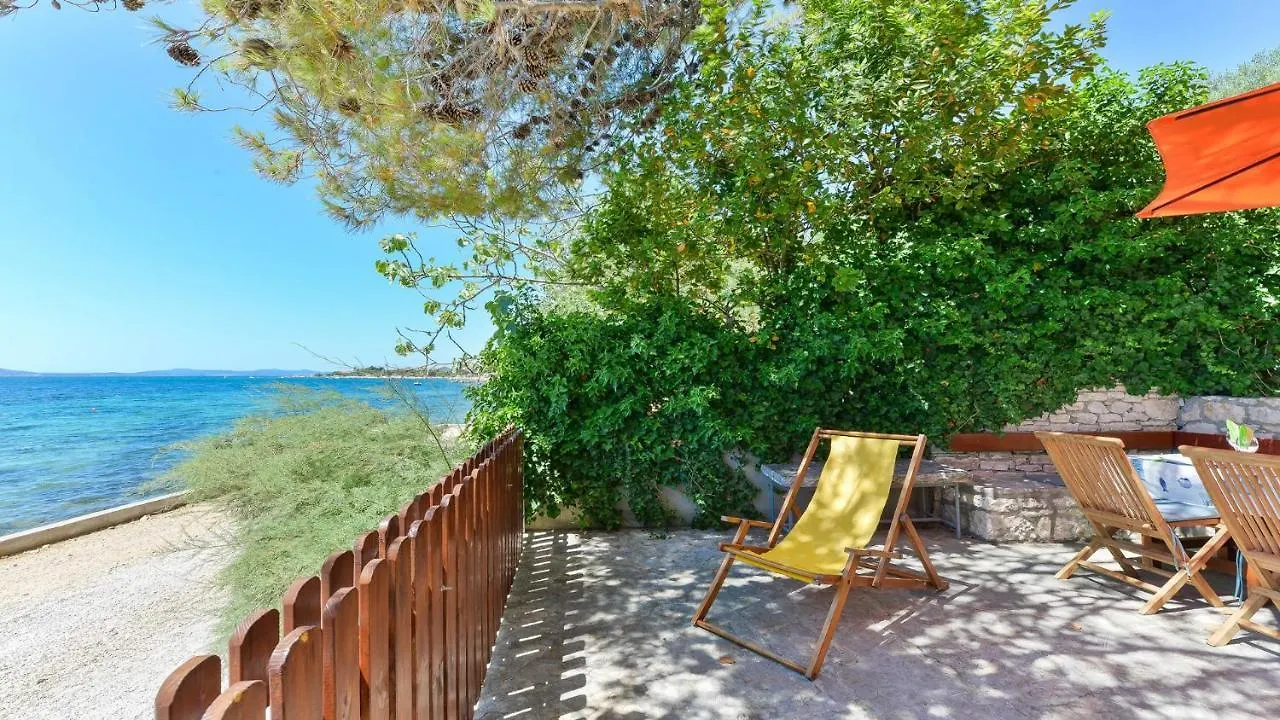 Beachfront Holiday Home Maestral Sveti Petar