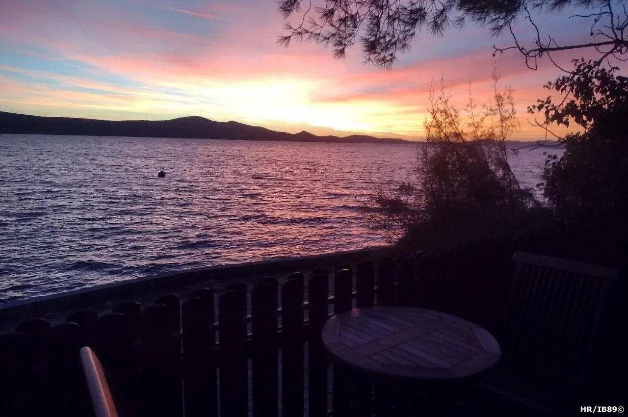 Beachfront Holiday Home Maestral Sveti Petar