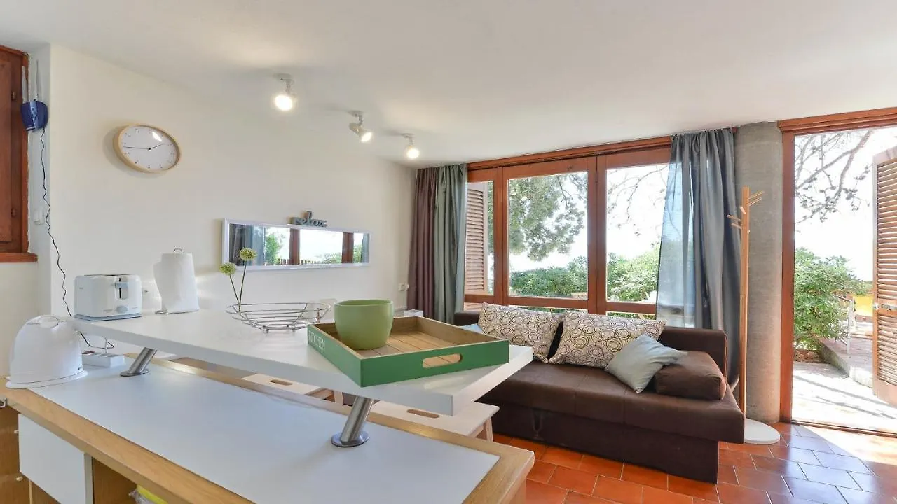Beachfront Holiday Home Maestral Sveti Petar  Croatia