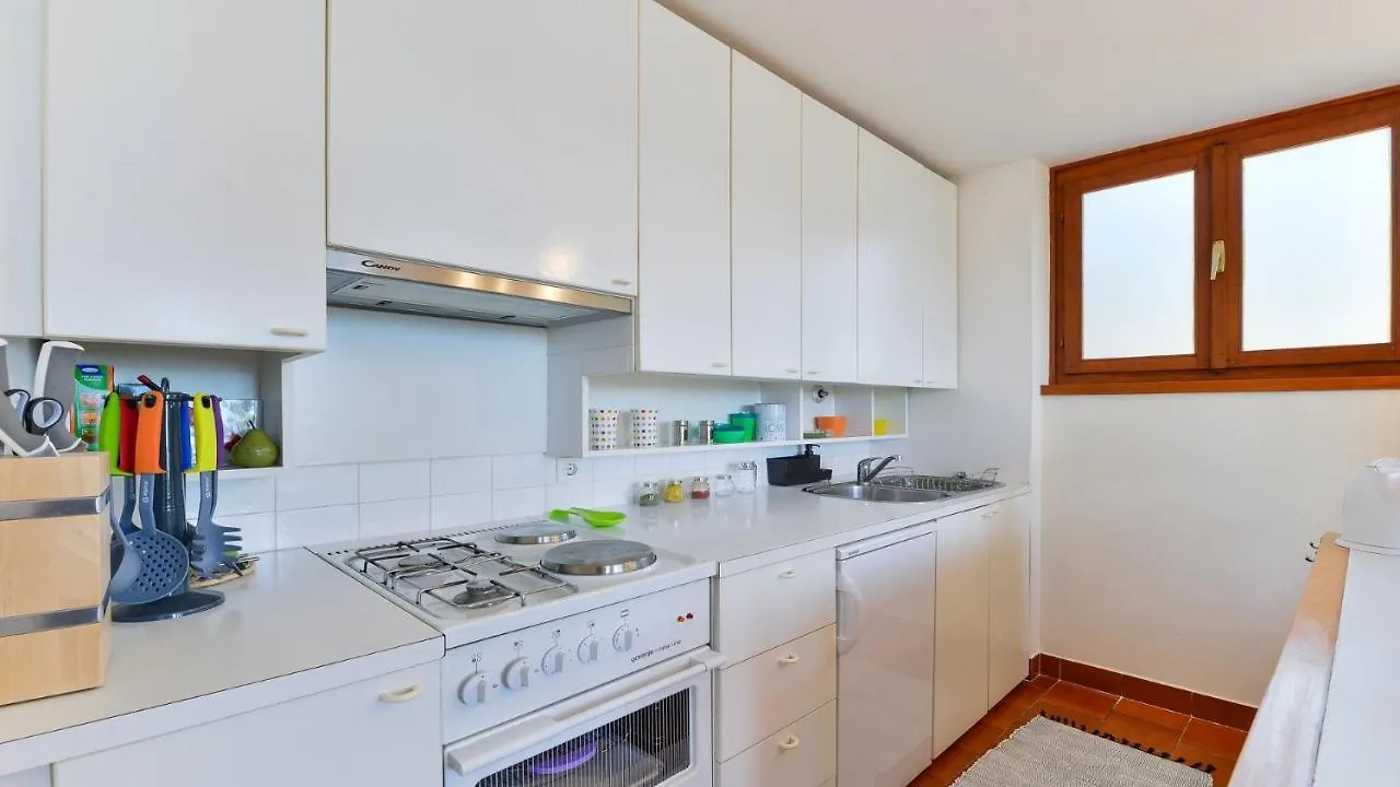 Beachfront Holiday Home Maestral Sveti Petar